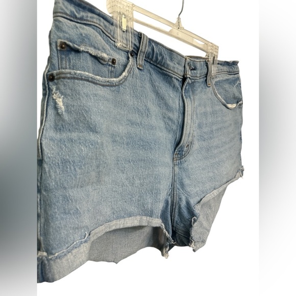 A&F Curve Love High Rise Mom Short - Picture 3 of 4